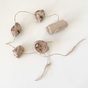 Thirdlee & Co Driftwood Garland